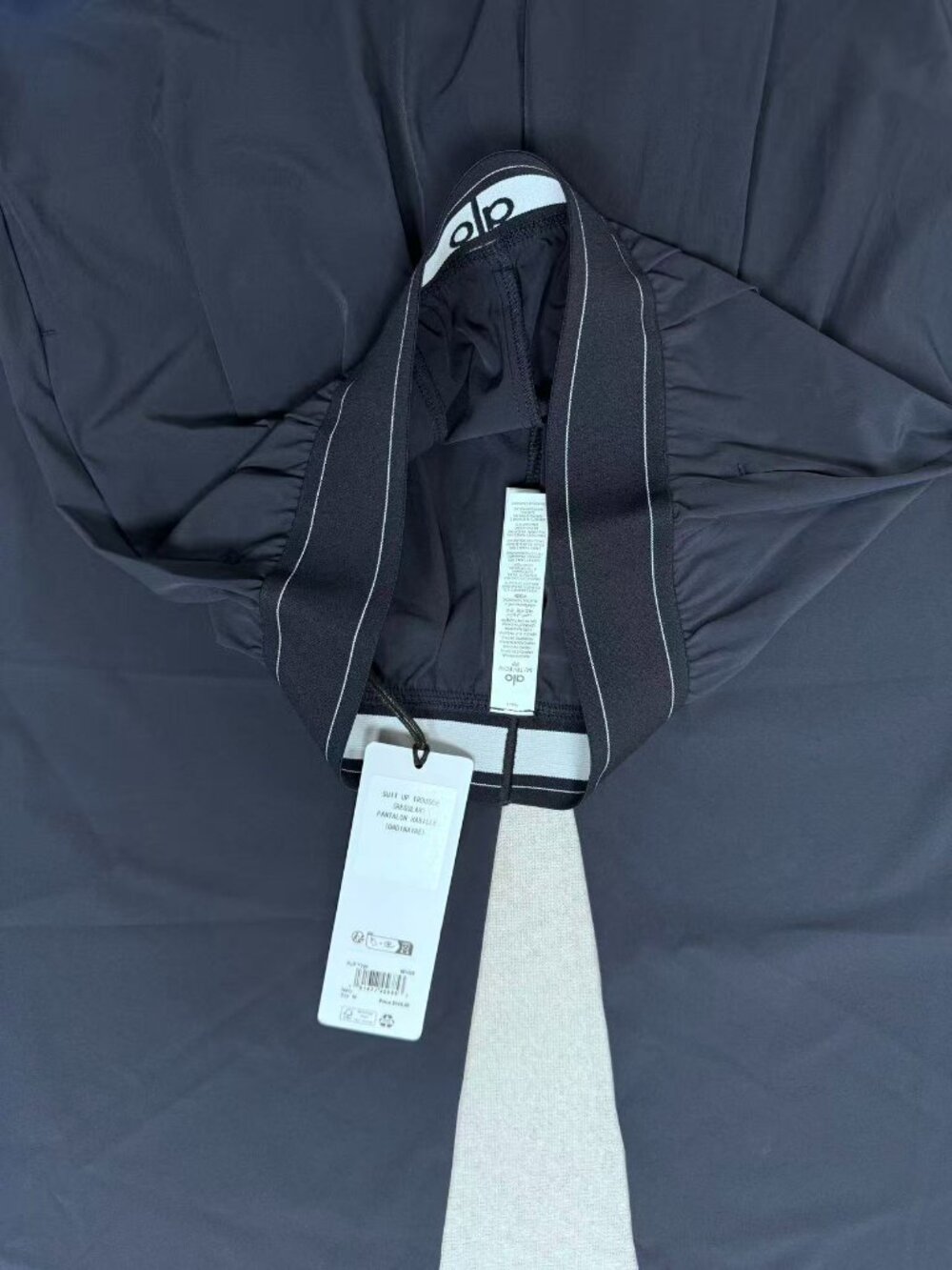 ⛵ NWT Alo Yoga Suit Up Trouser Navy ✨ Classic Wide Leg Pants 30" | Preppy Casual - Picture 7 of 9